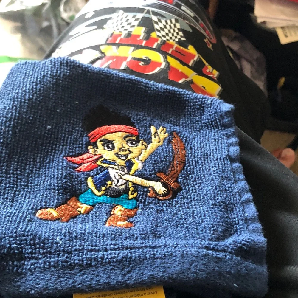 Blue pirate jake and the never land pirates
